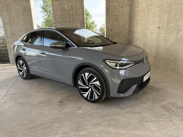 VOLKSWAGEN ID.5 Pro Performance